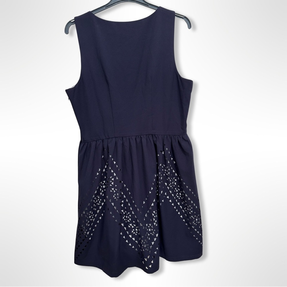 YUMI size 16 navy dress with elasticated cinched waist - Picture 4 of 6